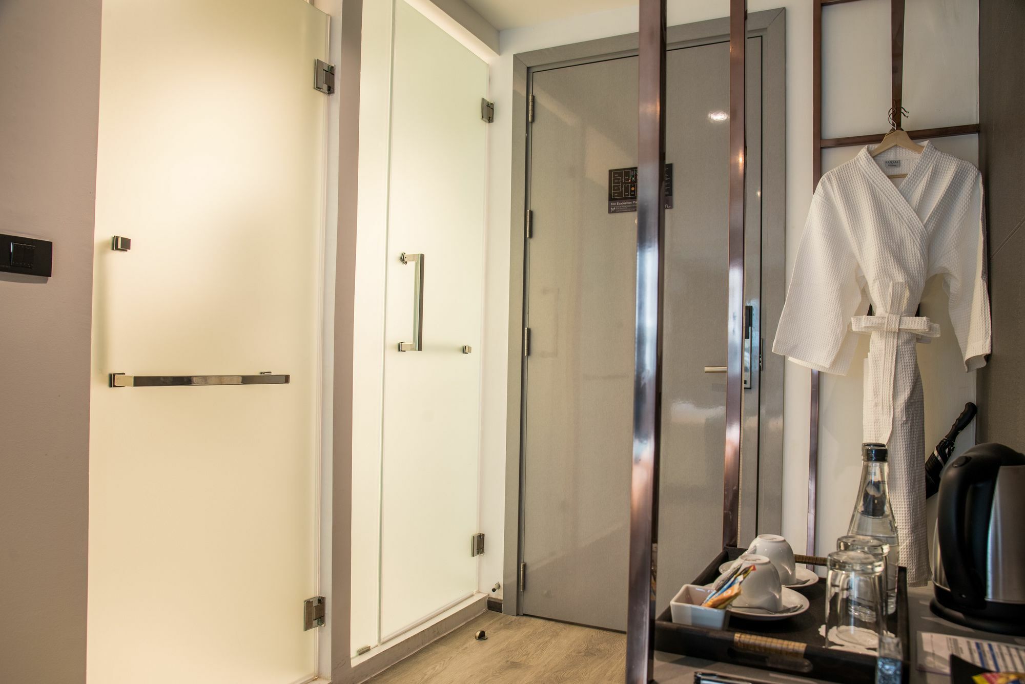 Sora Hotel Silom Bangkok Bagian luar foto